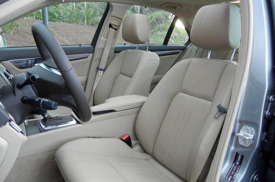  Mercedes-Benz C350 Sedan 2012 года  (фото 28 из 43)